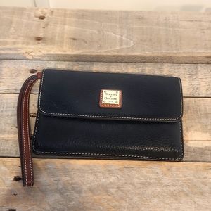 Black Genuine leather Dooney and Bourke wallet wristlet